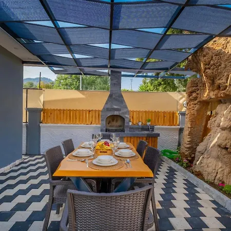 Apartament Dedekavak *